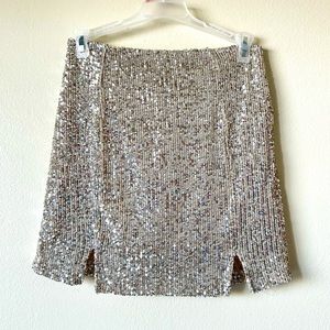NWT XS Silver Sequin Mini Skirt with Side Slits Sexy Valentines Night Evening